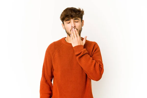 Jovem Árabe Homem Fundo Branco Bocejo Mostrando Gesto Cansado Cobrindo — Fotografia de Stock