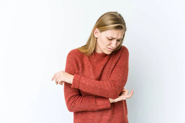 Young Blonde Woman Isolated White Background Massaging Elbow Suffering Bad — Stock Photo, Image