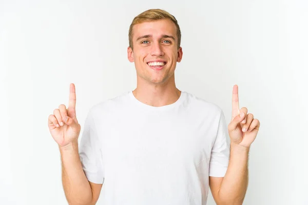 Jovem Caucasiano Bonito Homem Indica Com Ambos Dedos Dianteiros Para — Fotografia de Stock