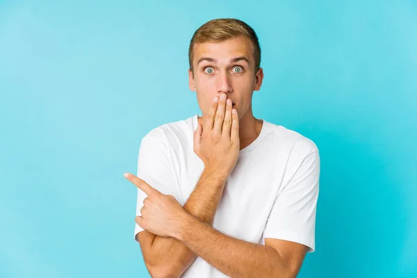 Young Caucasian Handsome Man Pointing Side — Stock Photo, Image