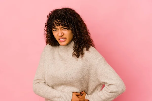 Joven Afroamericana Afro Mujer Aislada Con Dolor Hígado Dolor Estómago —  Fotos de Stock