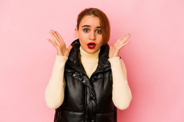 Genç Arap melez kadın şaşırdı ve şok oldu..