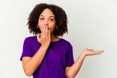 Genç Afro-Amerikan melez kadın Palm 'da fotokopi alanı tutmaktan etkilendi..