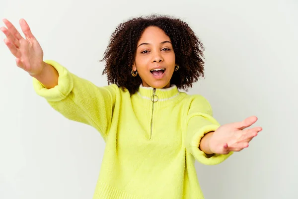 Giovane Afro Americano Misto Razza Donna Isolato Sente Fiducioso Dando — Foto Stock