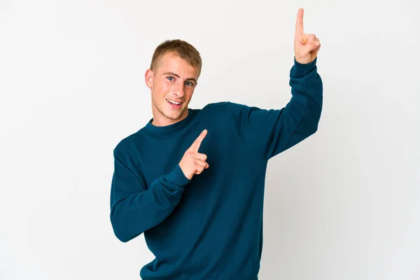 Jung Kaukasisch Gutaussehend Mann Tanzen Und Spaß Haben — Stockfoto