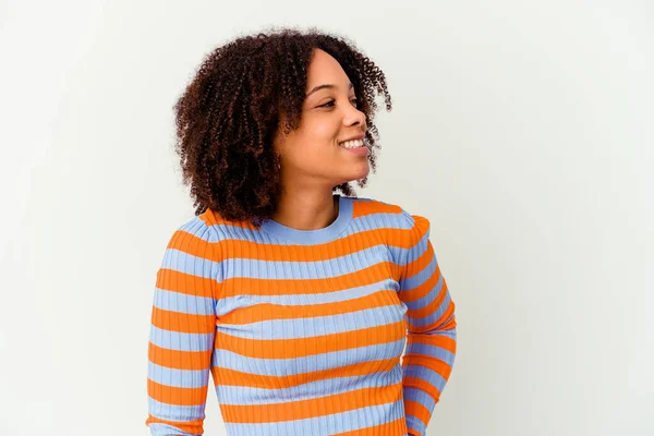 Jong Afrikaans Amerikaans Gemengd Ras Vrouw Geïsoleerd Ontspannen Gelukkig Lachen — Stockfoto