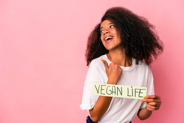 Jovem Afro Americana Encaracolada Segurando Uma Vida Vegan Pontos Placard — Fotografia de Stock
