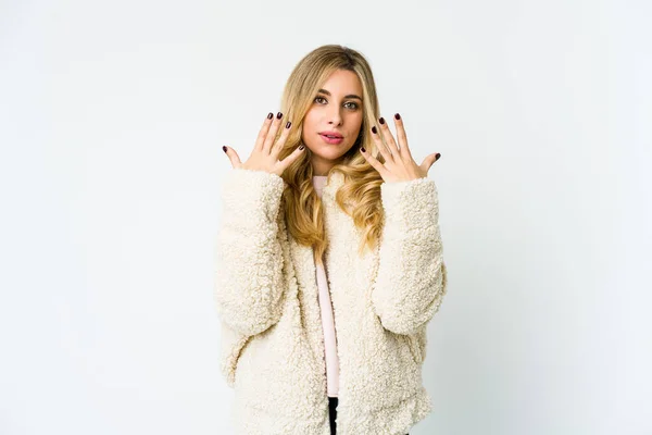 Jonge Kaukasische Blonde Vrouw Tonen Nummer Tien Met Handen — Stockfoto