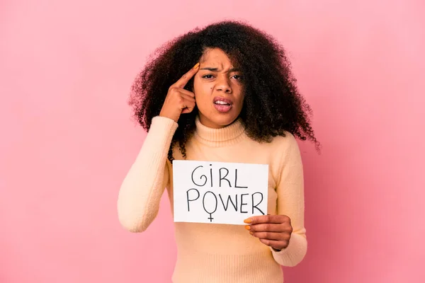 Jovem Afro Americana Encaracolada Segurando Uma Mensagem Poder Menina Cartaz — Fotografia de Stock