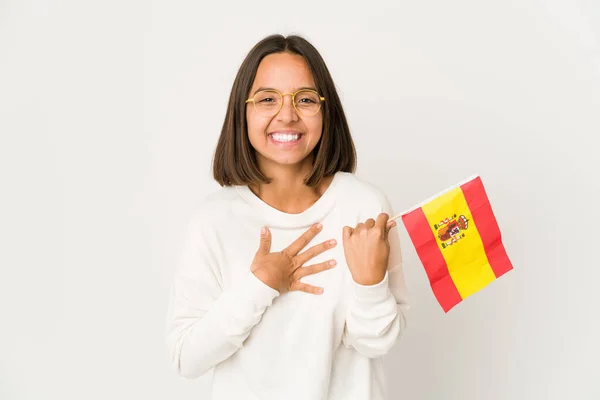 Jovem Hispânico Misto Mulher Segurando Uma Bandeira Espanhola Voz Alta — Fotografia de Stock