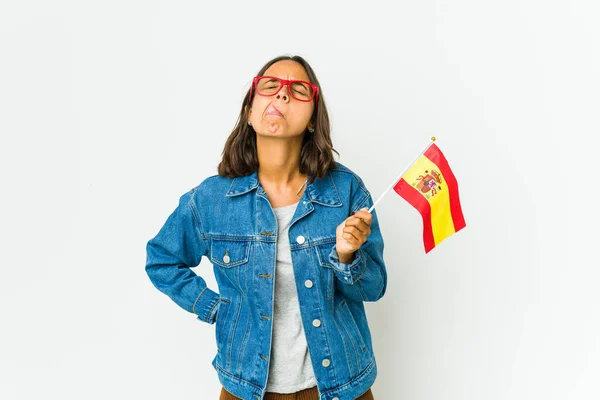 Mladý Španělský Žena Drží Vlajku Izolované Bílém Pozadí Legrační Přátelský — Stock fotografie