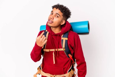 Genç Afro-Amerikalı kıvırcık gezgin kendini izole edip seni işaret ediyor sanki davet ediyormuş gibi..