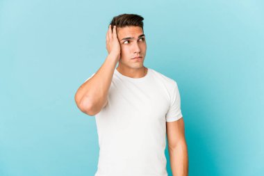 Kafkasyalı yakışıklı genç adam şokta, önemli bir buluşmayı hatırladı..