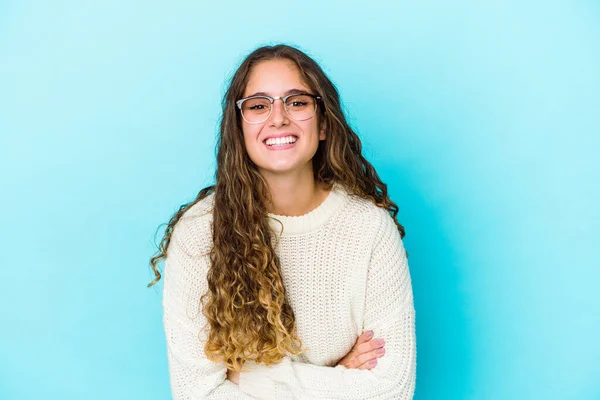 Giovane Caucasico Capelli Ricci Donna Isolato Ridere Divertirsi — Foto Stock