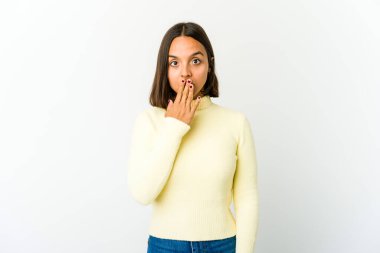 Genç melez kadın şok oldu. Ağzını ellerle kapattı. Yeni bir şey keşfetmek için sabırsızlanıyordu..