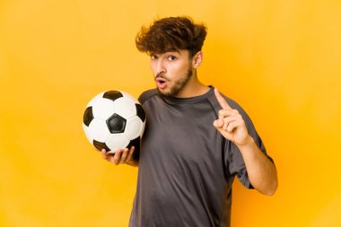 Genç futbolcu Hintli adamın bir fikri, ilham konsepti var..