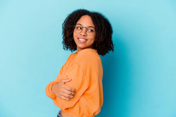 Joven Africana Americana Mixta Mujer Aislada Riendo Divirtiéndose — Foto de Stock