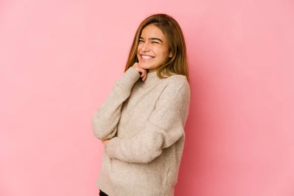 Giovane Ragazza Adolescente Caucasica Magra Sorridente Felice Sicuro Toccando Mento — Foto Stock