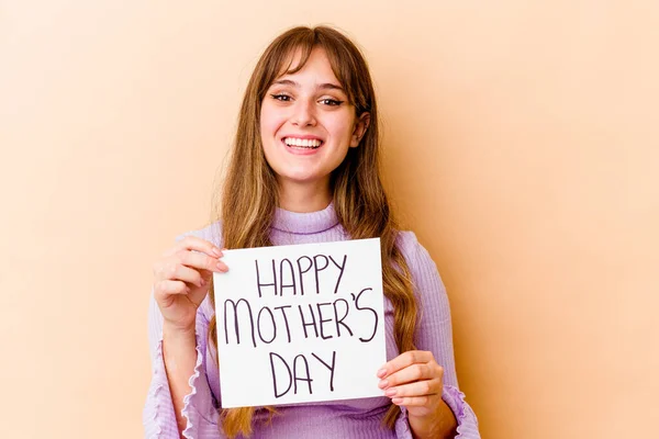 Young Caucasian Woman Holding Happy Mothers Day Placard Isolated Happy — Stock Photo, Image