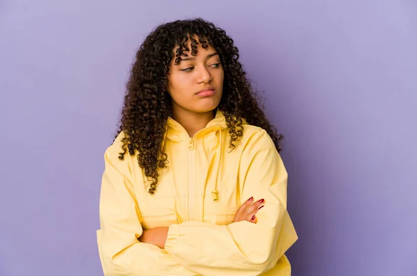 Joven Afroamericana Afro Mujer Aislada Cansada Una Tarea Repetitiva —  Fotos de Stock