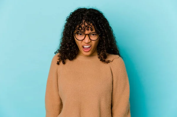 Jovem Afro Americana Africana Isolada Gritando Muito Irritada Conceito Raiva — Fotografia de Stock