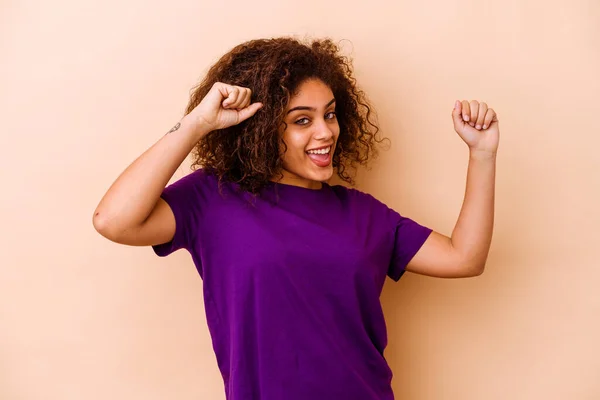 Young African American Woman Isolated Beige Background Dancing Having Fun — Stock Photo, Image