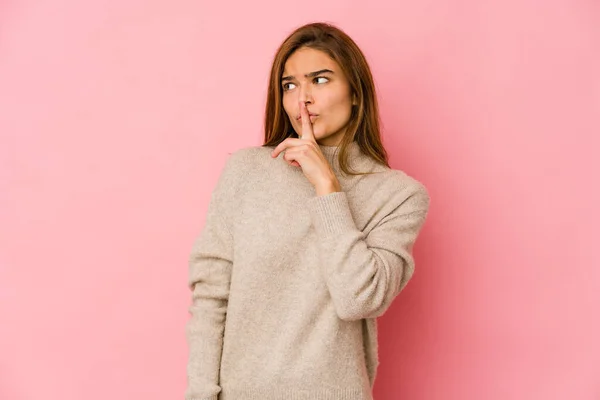 Joven Flaco Caucásico Adolescente Chica Guardando Secreto Pidiendo Silencio — Foto de Stock