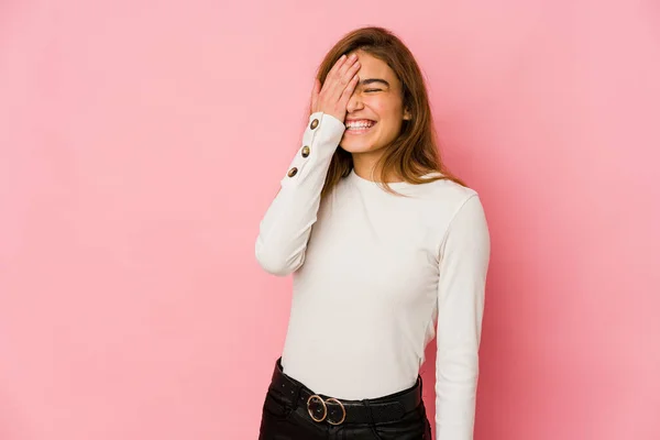 Jong Mager Kaukasisch Tiener Meisje Lachen Gelukkig Zorgeloos Natuurlijke Emotie — Stockfoto