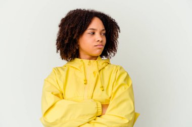 Genç Afro-Amerikan melez kadın tekrar eden bir görevden yoruldu..