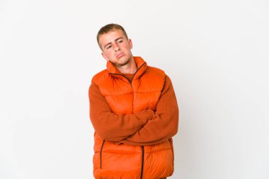 Kafkasyalı yakışıklı genç adam tekrarlanan bir görevden bıktı..