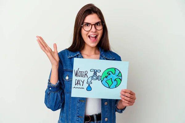 Jeune Femme Caucasienne Célébrant Journée Mondiale Eau Isolé Sur Fond — Photo