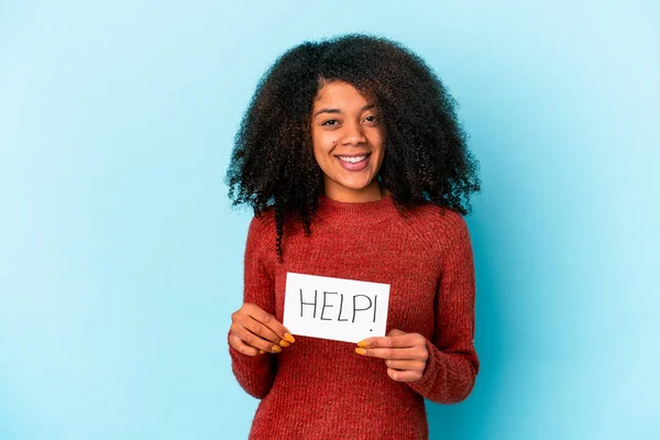 Молодая Африканская Кудрявая Американка Плакатом Помощи Счастливая Улыбающаяся Весёлая — стоковое фото