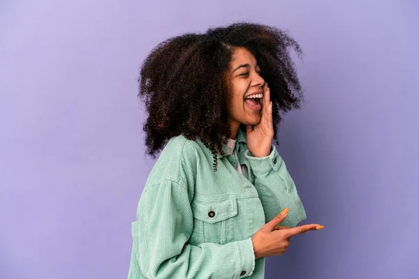 Young African American Curly Woman Isolated Purple Background Saying Gossip — Stock Photo, Image
