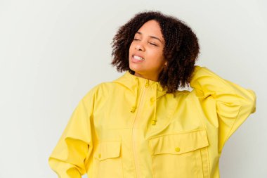 Genç Afro-Amerikan melez kadın yerleşik yaşam tarzından dolayı boyun ağrısını izole etti..