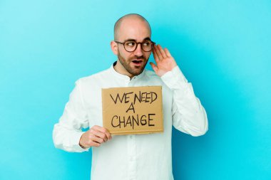 Mor arka planda izole edilmiş ve bir dedikoduyu dinlemeye çalışan Kafkasyalı kel bir adama ihtiyacımız var..