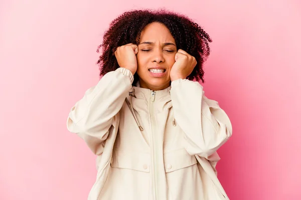 Young African American Mixed Race Woman Isolated Crying Unhappy Something — Stock Photo, Image