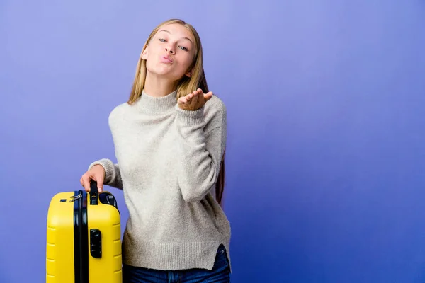 Joven Mujer Rusa Sosteniendo Maleta Para Viajar Doblando Los Labios — Foto de Stock