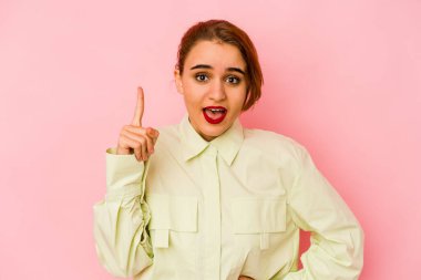 Genç Arap melez kadının bir fikri, ilham konsepti var..