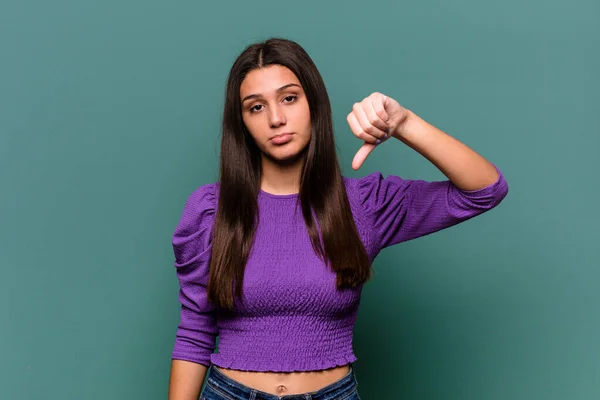 Young Indian Woman Isolated Blue Background Showing Dislike Gesture Thumbs — Stock Photo, Image