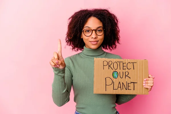 Jeune Femme Afro Américaine Métissée Tenant Carton Protéger Notre Planète — Photo