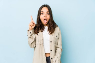 Genç, Latin kökenli bir kadın bir fikri, ilham konsepti var..