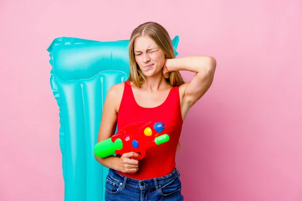 Mujer Rusa Joven Jugando Con Una Pistola Agua Con Colchón —  Fotos de Stock