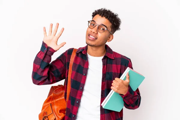 Jovem Estudante Afro Americano Encaracolado Homem Isolado Segurando Livros Sorrindo — Fotografia de Stock