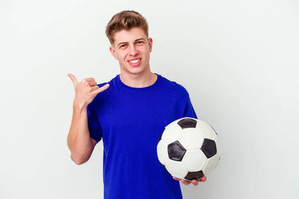 Νεαρός Καυκάσιος Άνδρας Παίζει Ποδόσφαιρο Απομονωμένος Στο Παρασκήνιο  Χαρούμενος Και — Φωτογραφία Αρχείου © AsierRomeroCarballo #454437200