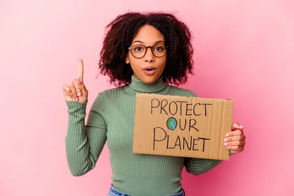 Jeune Femme Afro Américaine Métissée Tenant Carton Protéger Notre Planète — Photo