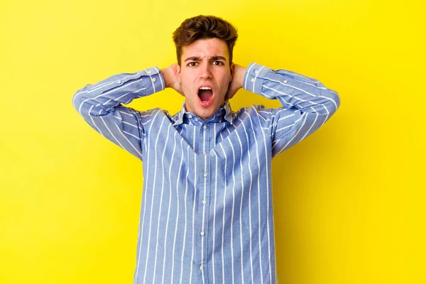 Young Caucasian Man Isolated Yellow Background Screaming Rage — Stock Photo, Image