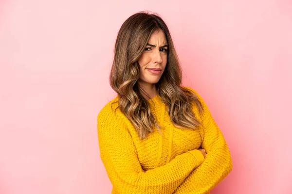 Young Caucasian Woman Isolated Frowning Face Displeasure Keeps Arms Folded — Stock Photo, Image