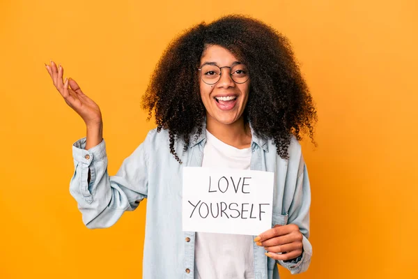 Jeune Femme Frisée Afro Américaine Tenant Une Pancarte Amour Vous — Photo