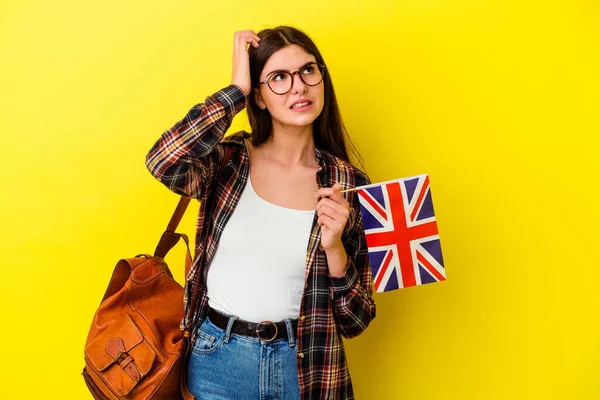 Jovem Estudando Inglês Isolado Fundo Rosa Sendo Chocado Ela Lembrou — Fotografia de Stock