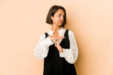 Genç İspanyol kadın tecrit edilmiş, mola veriyor..